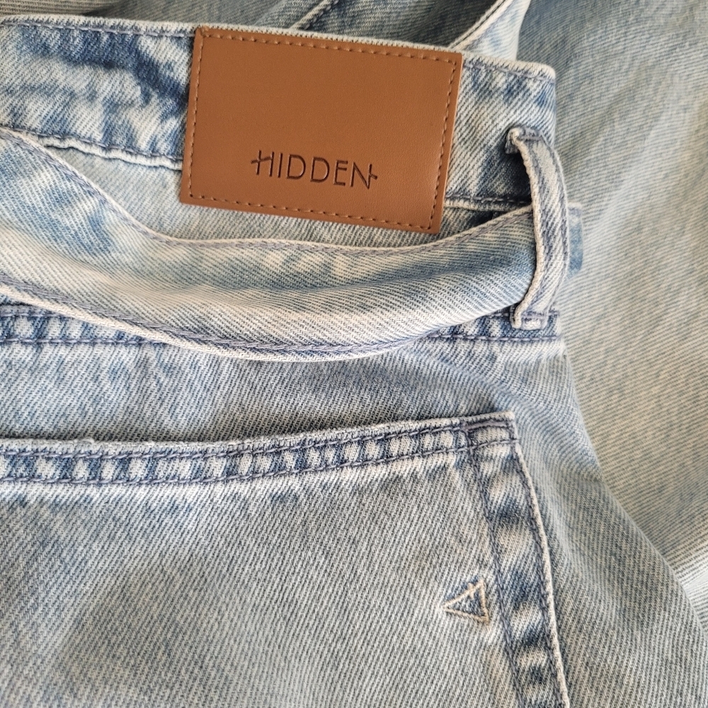 Hidden Women’s Distressed Jeans Size 30 Light Wash Classic 32" Wideleg with belt - Picture 5 of 9